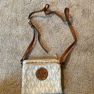 Michael Kors cross body purse